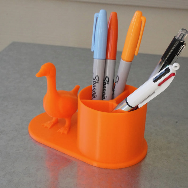 Goose pen holder