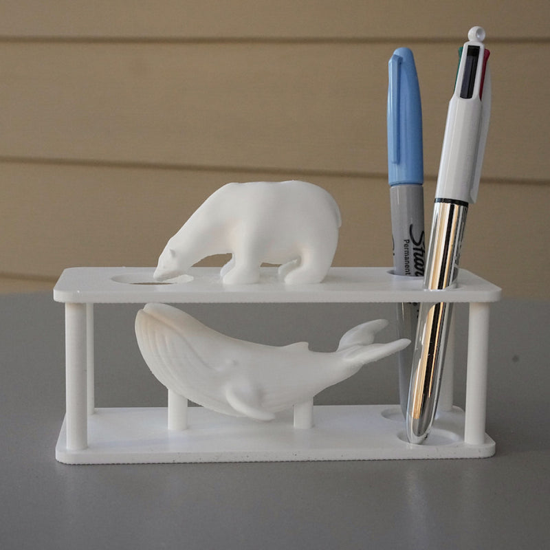 Polar kiss pen holder